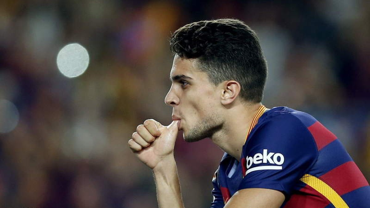 Bartra celebra el gol marcado ante el Levante, durante el partido disputado ayer en el Camp Nou.