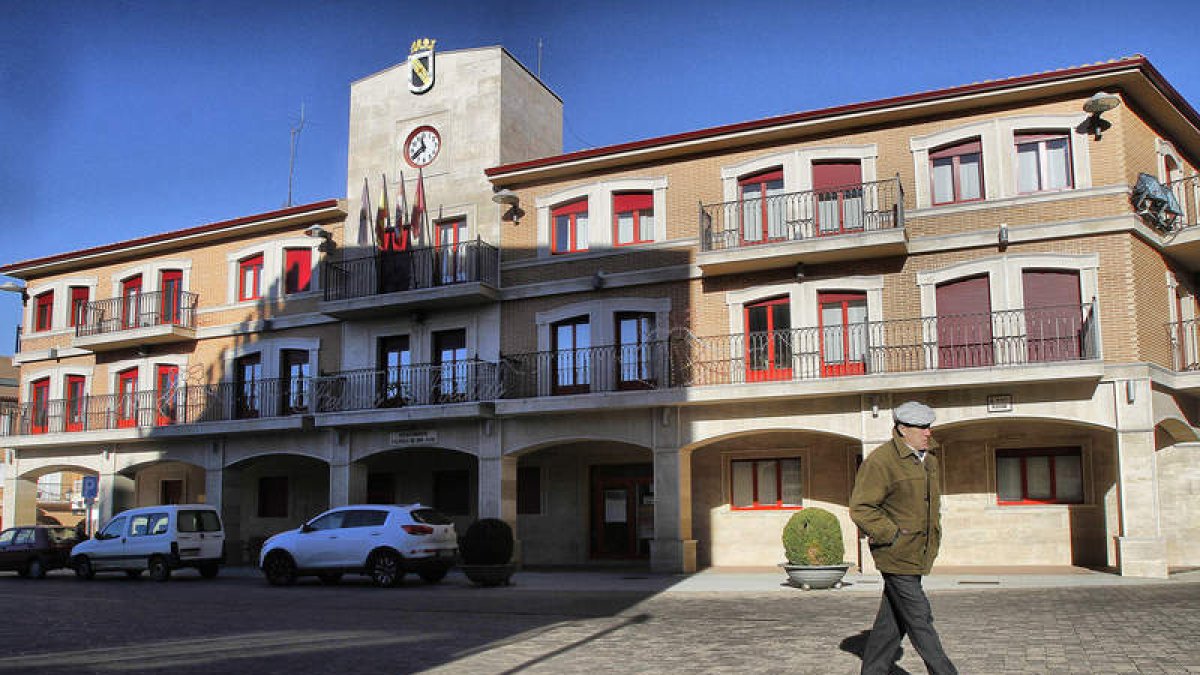 Imagen del Ayuntamiento de Valencia de Don Juan. BRUNO MORENO