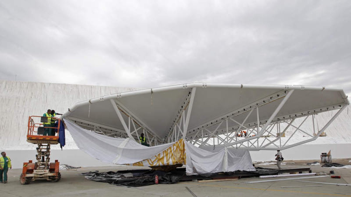 Preparativos de las instalaciones en el aeródromo de Cuatro Vientos.
