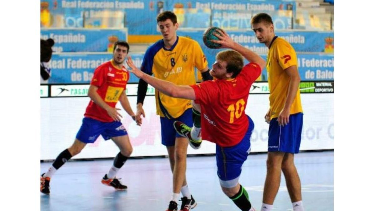 Piñeiro, en una acción del encuentro ante Ucrania.