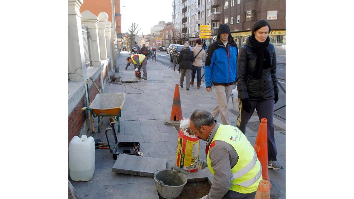 Tras más de un mes paradas, las obras volvieron ayer.