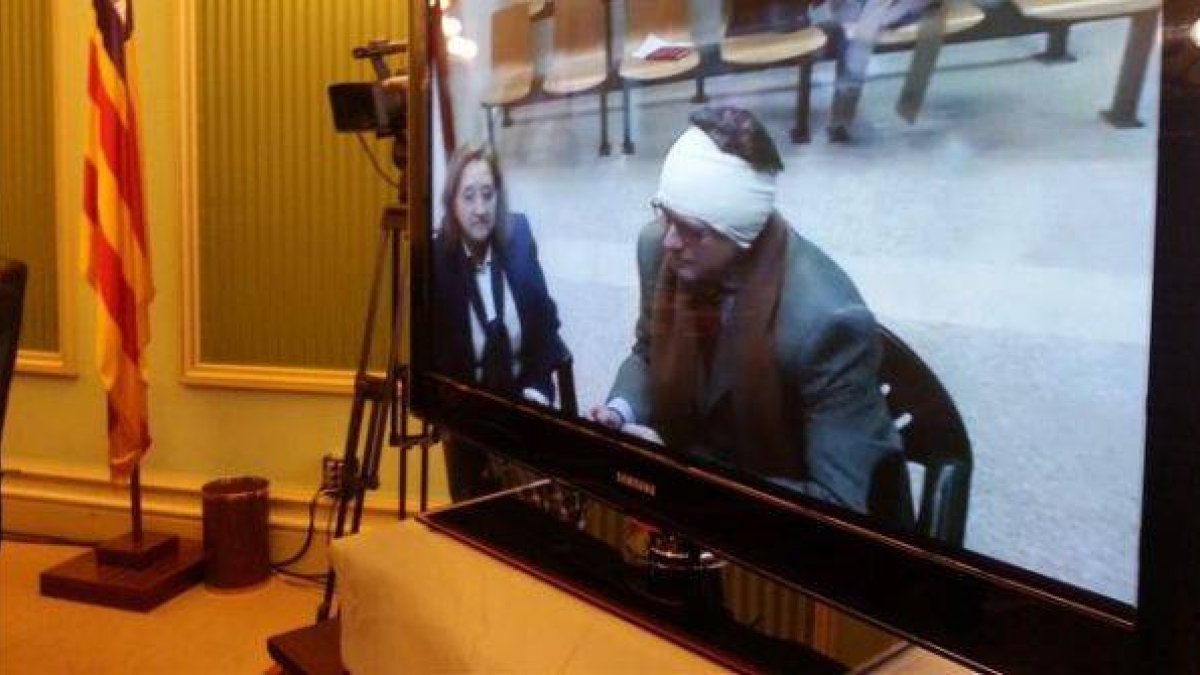 El expresidente balear Jaume Matas comparece por videoconferencia desde la prisión de Segovia en la comisión de investigación del Parlamento balear, el pasado 20 de febrero.