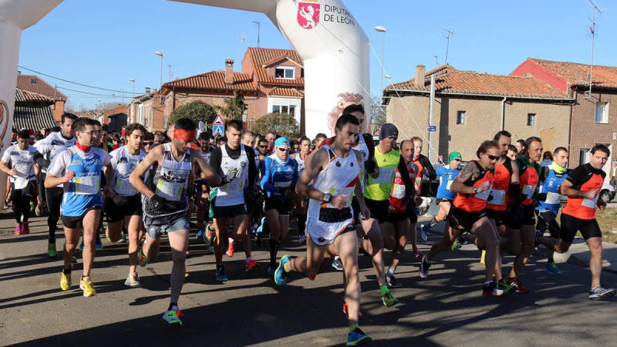 El Cross de Reyes de Sariegos contó con más de 300 participantes.