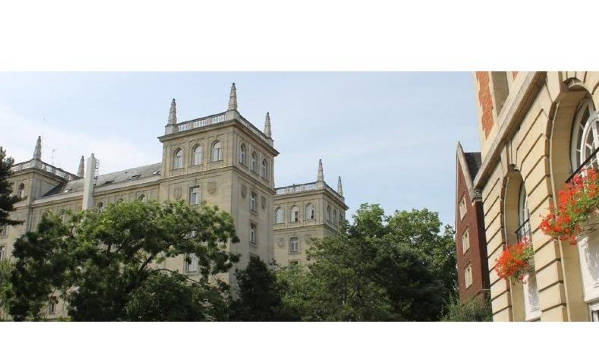 Edificio del Colegio España de París