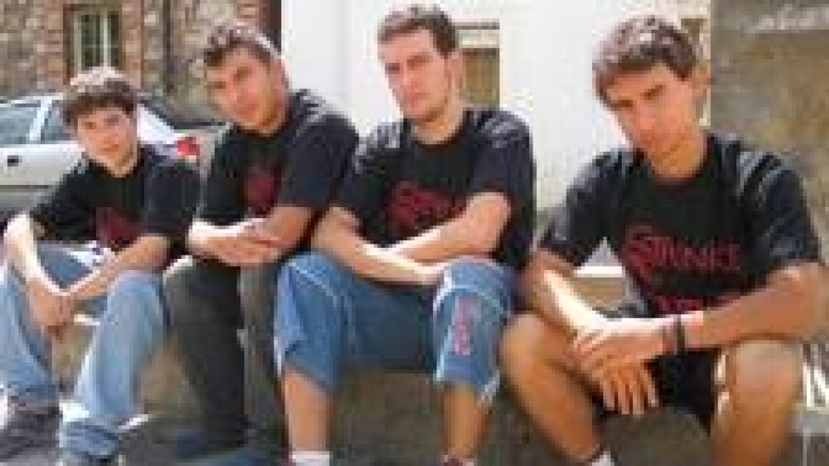 Víctor, Miguel Ángel, Álvaro y Alfonso, los componentes del grupo de rock Strinke
