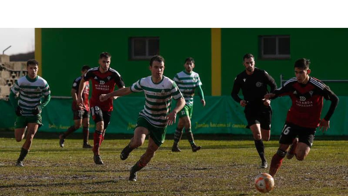 El CD La Virgen tratará de solventar en positivo su pulso en Los Dominicos ante la Ponferradina B. FERNANDO OTERO
