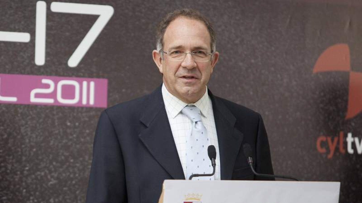 Cerrón ha sido ciclista, director deportivo y organizador de vueltas. Ahora dirigirá la Española.