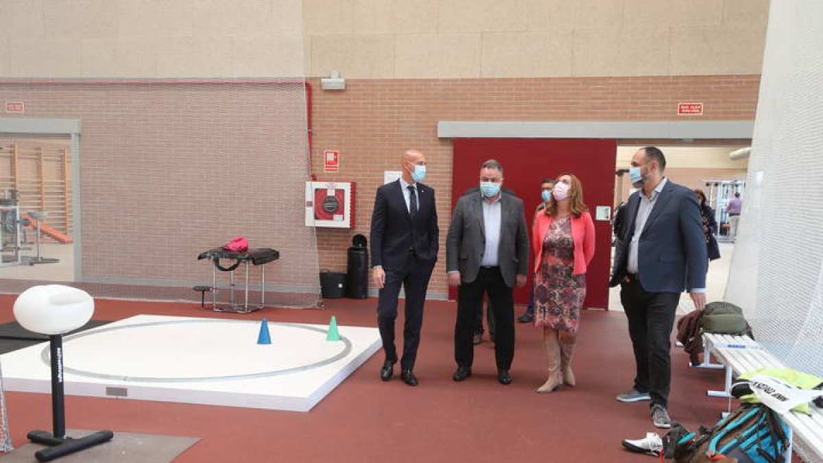 Virginia Barcones ha visitado esta mañana el Centro de Alto Rendimiento de León. RAMIRO