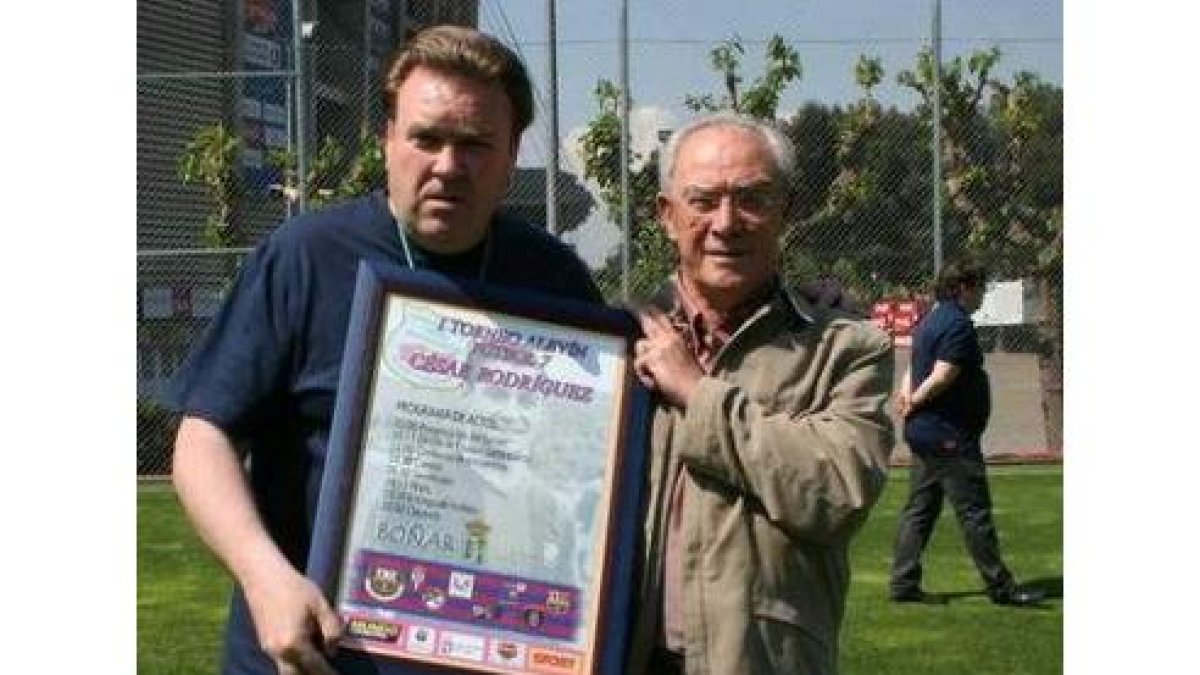 Luis Alonso, a la derecha, en la presentación del torneo.