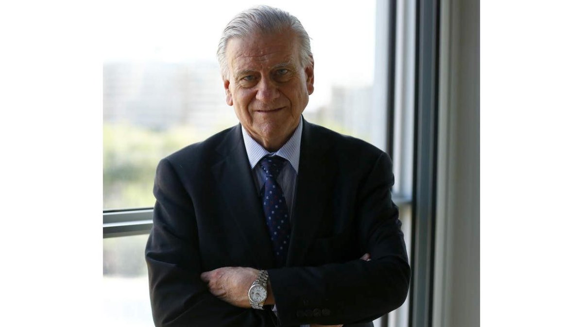 El cardiólogo Valentín Fuster, ayer durante la entrevista. J. P. GANDUL