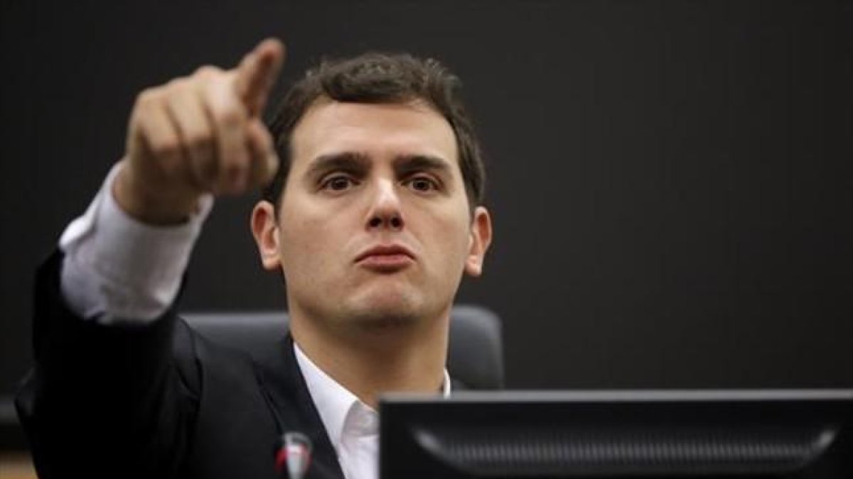 Albert Rivera, durante la rueda de prensa que ofreció el 8 de enero después de la reunión del grupo parlamentario en el Congreso.
