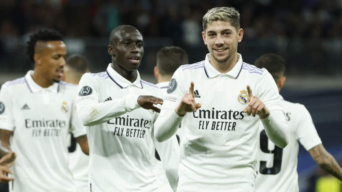 Fede Valverde cerró la cuenta realizadora del Real Madrid en un partido en el que los blancos sellaron el primer puesto del grupo. JUANJO MARÍN