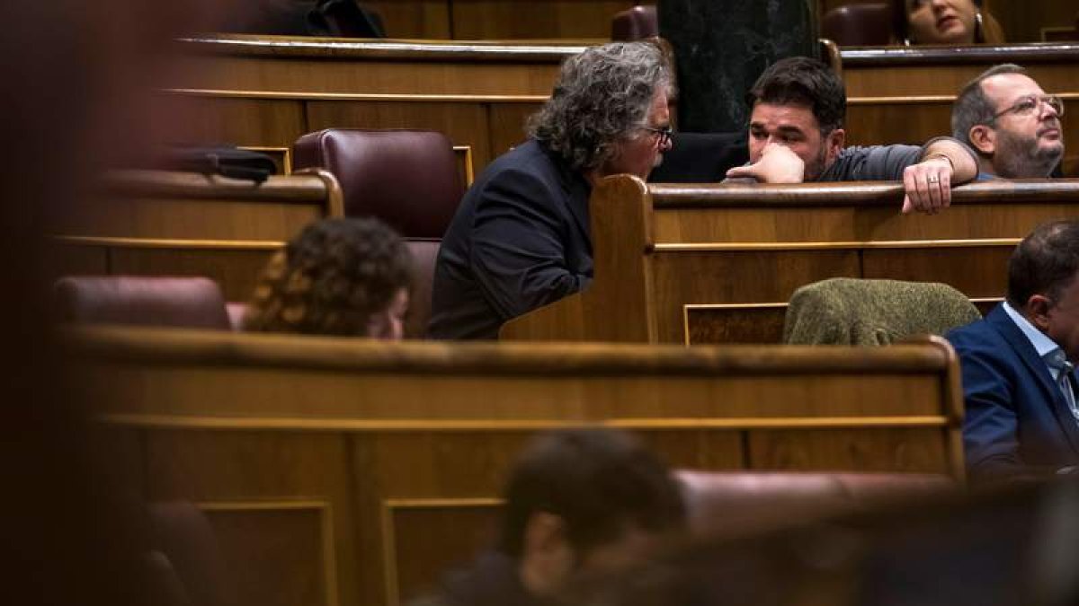 Tardá departe con Gabriel Rufián. EMILIO NARANJO