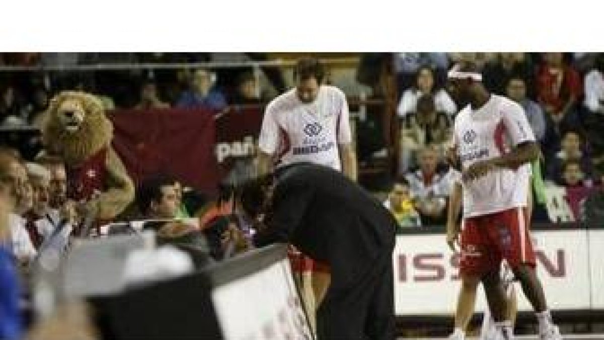 Aranzana se desespera en el partido ante el Grupo Capitol