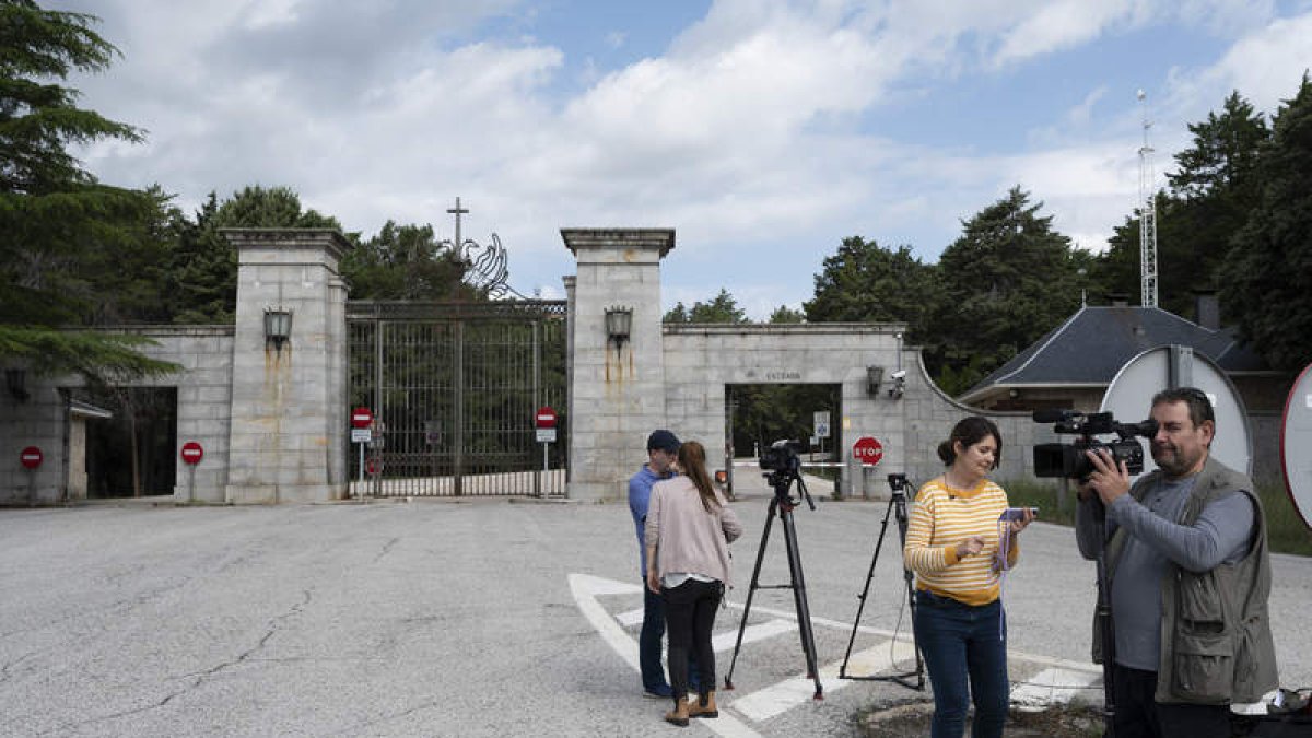Acceso a la basílica del Valle de Cuelgamuros (antiguo Valle de los Caídos), ayer. FERNANDO VILLAR