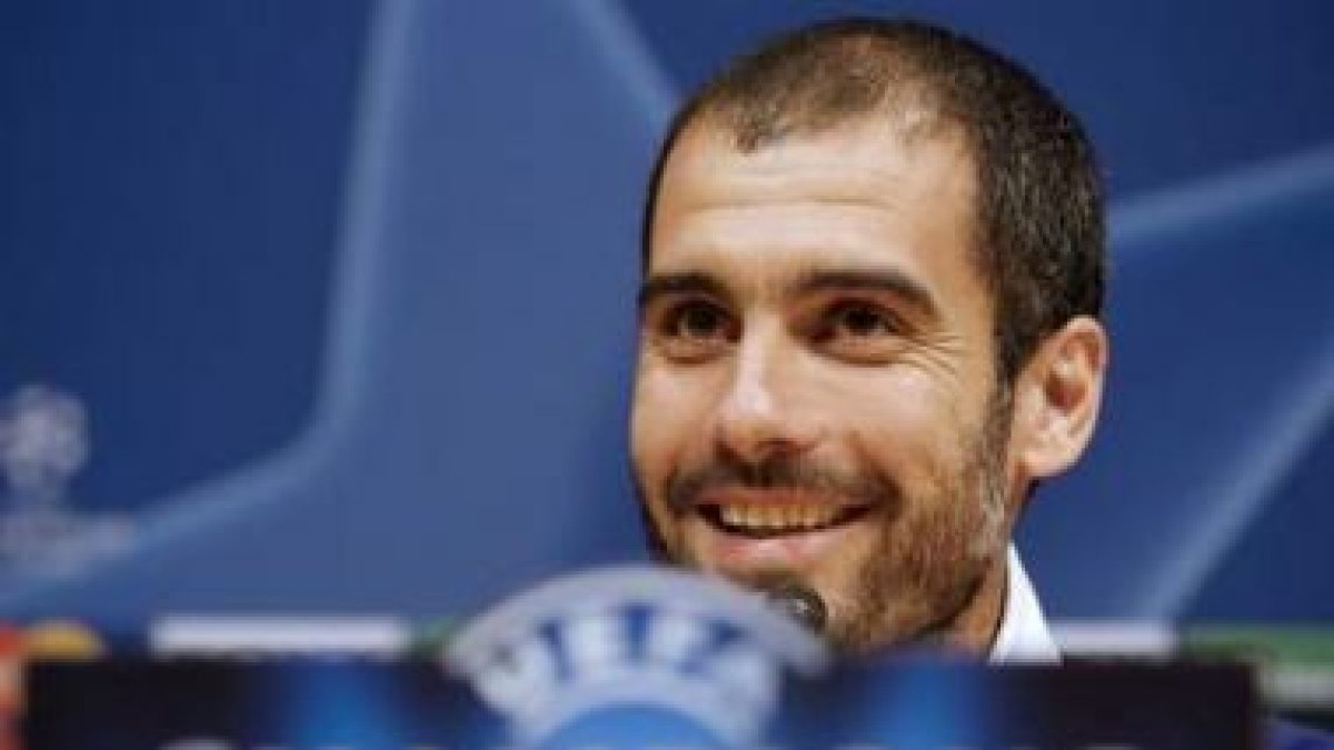 El técnico del Barcelona, Josep Guardiola, durante la rueda de prensa el día antes del sorteo de la