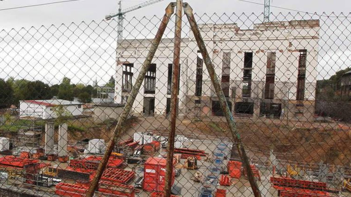 Estado de las obras paradas del Museo Nacional de la Energía.