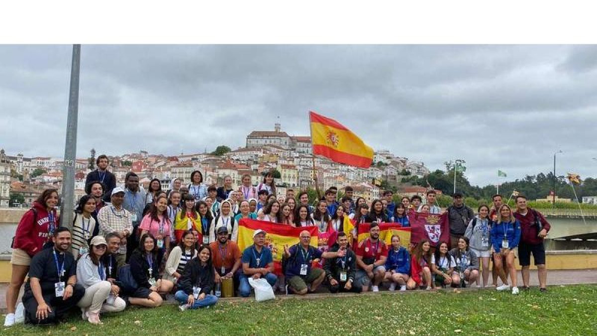 Grupo de creyentes de la Iglesia de San Marcelo en Portugal. DL