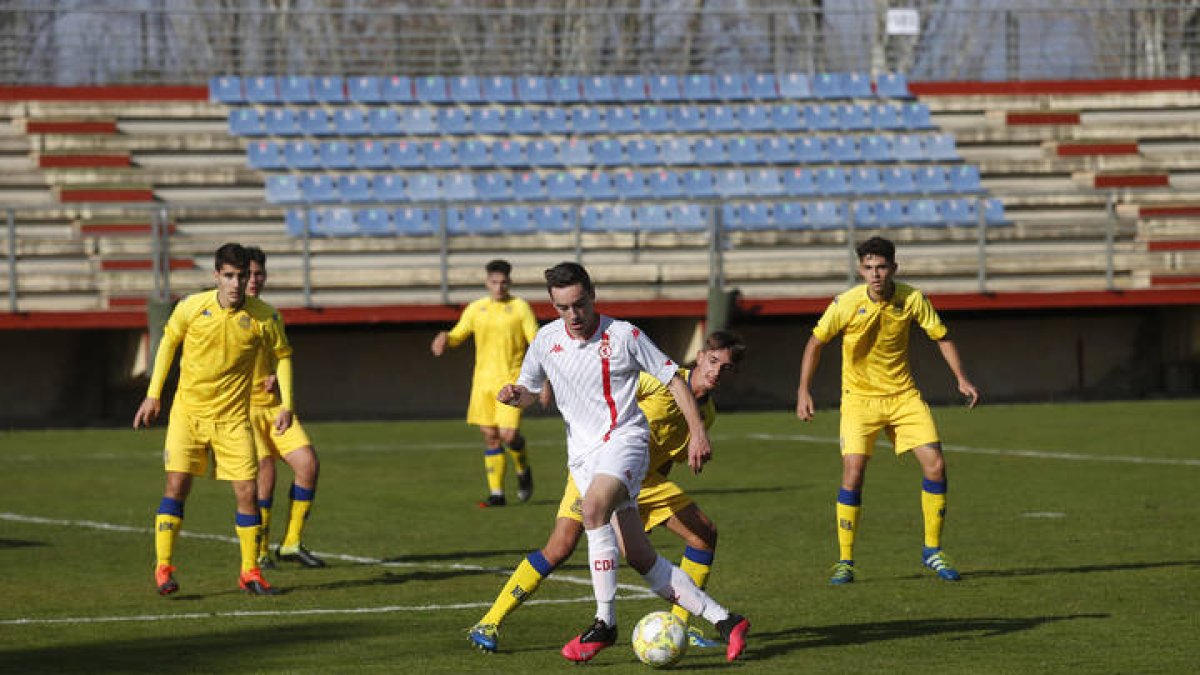 Partido de fútbol división de honor juvenil Cultural Leonesa - Alcorcón. F. Otero Perandones.