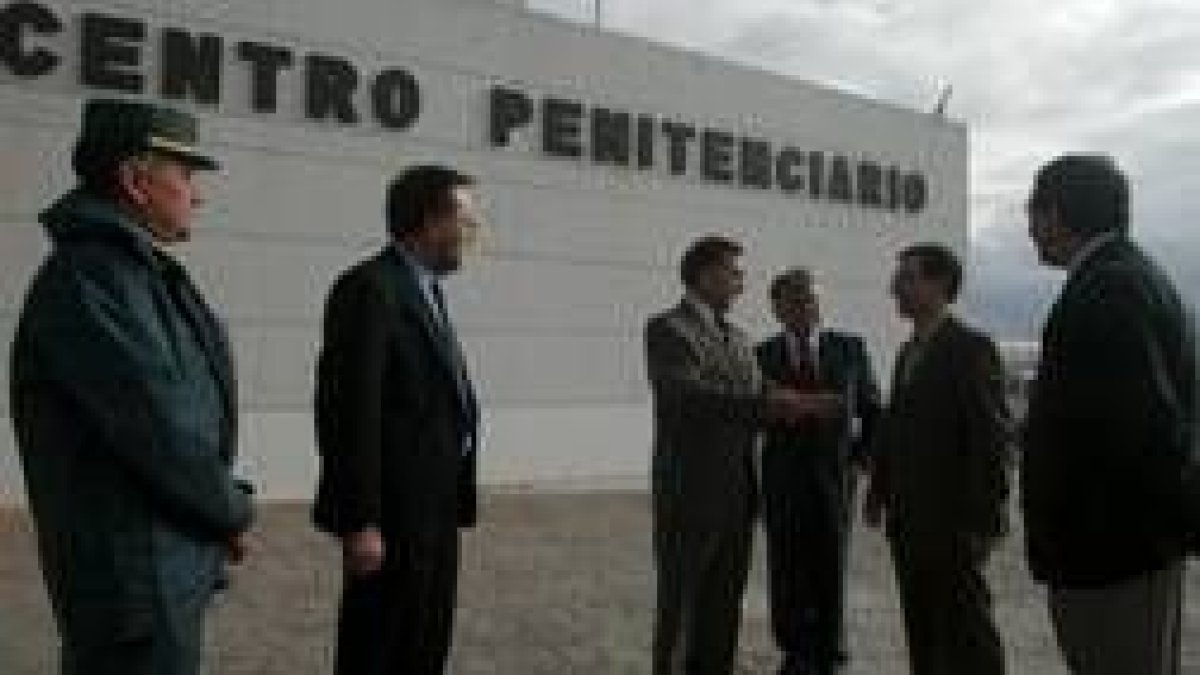 Miguel Alejo, José Cendón y Francisco Álvarez, en la cárcel de Mansilla