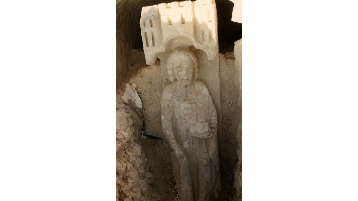 Detalle del evangelista cuando apareció en el arco de San Benito.