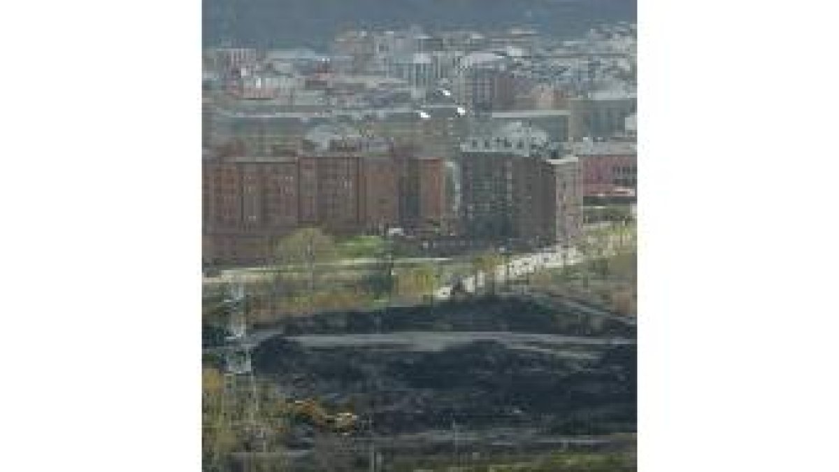 La montaña de carbón de Ponferrada será historia a finales de junio