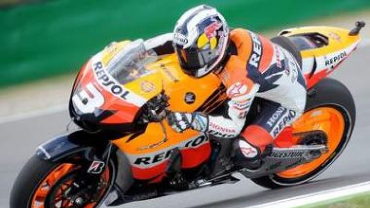 Pedrosa en la sesión de entrenamiento de ayer, día en el que renovó su contrato con Honda.