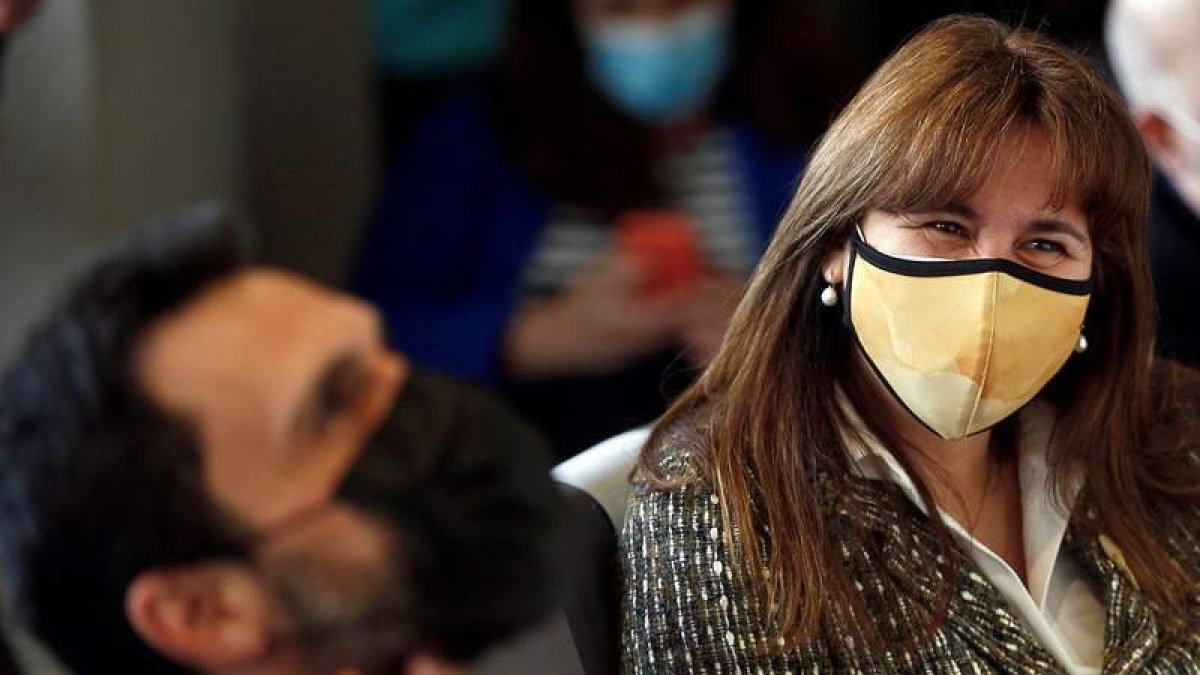 Laura Borrás junto a Roger Torrent ayer, en un acto oficial. QUIQUE GARCÍA