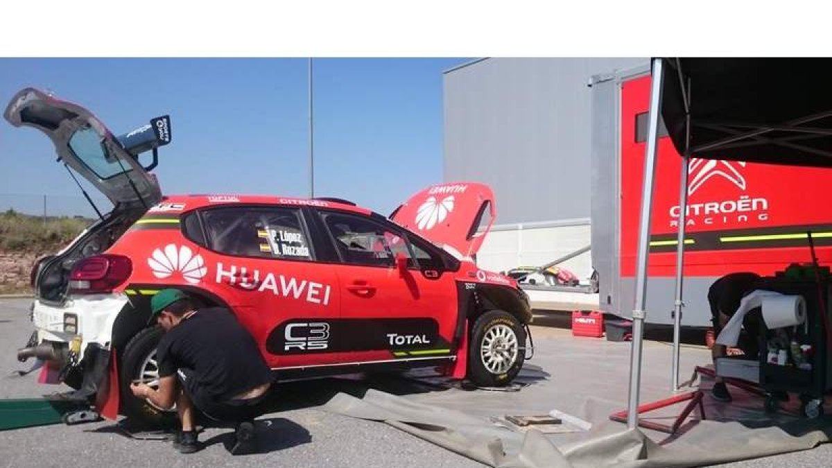 El Citroën C3 de Pepe López, uno de los favoritos a llevarse la victoria en suelo astorgano. TRANCA