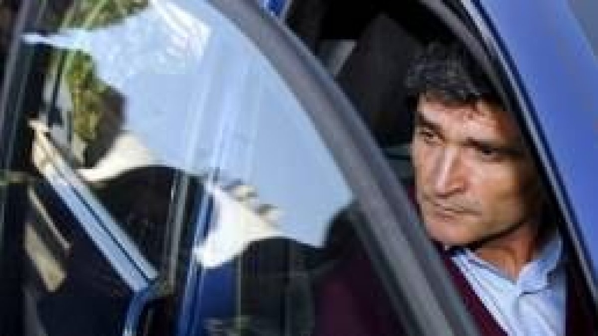 Juande Ramos abandona la clínica tras dar una rueda de prensa