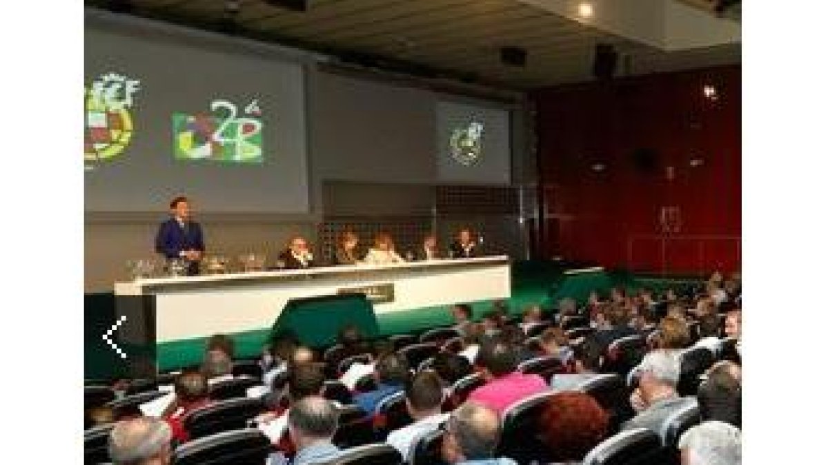 Sorteo en la Ciudad del Fútbol de Las Rozas. DL