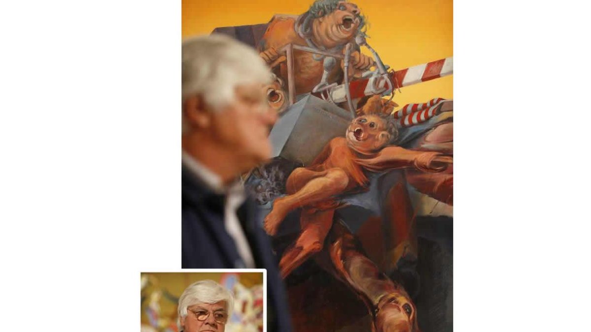 Manuel Valdés, en dos momentos de la inauguración de esta muestra.