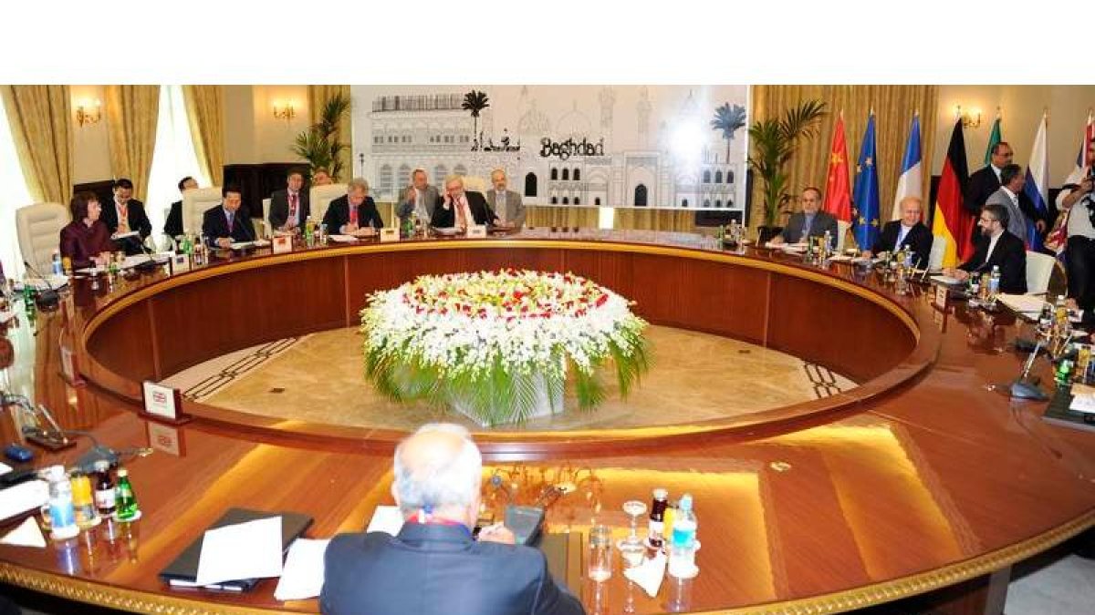 Imagen de la reunión del Grupo 5+1 en Irak.