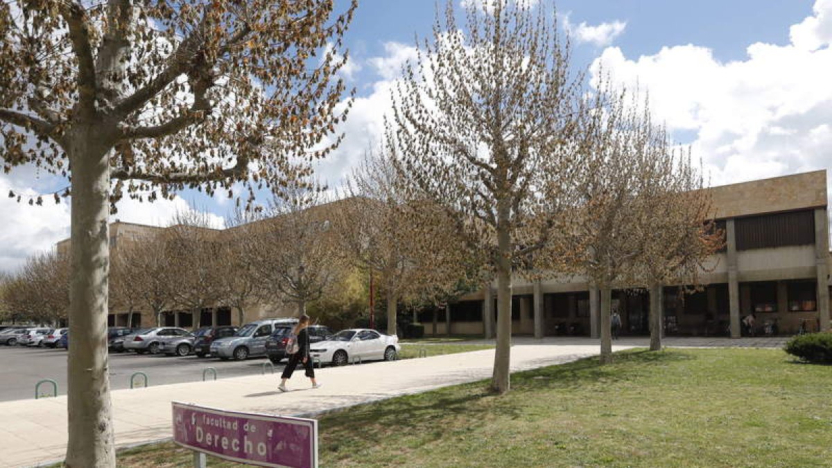 La Facultad de Derecho, en el Campus de Vegazana de León. JESÚS F. SALVADORES