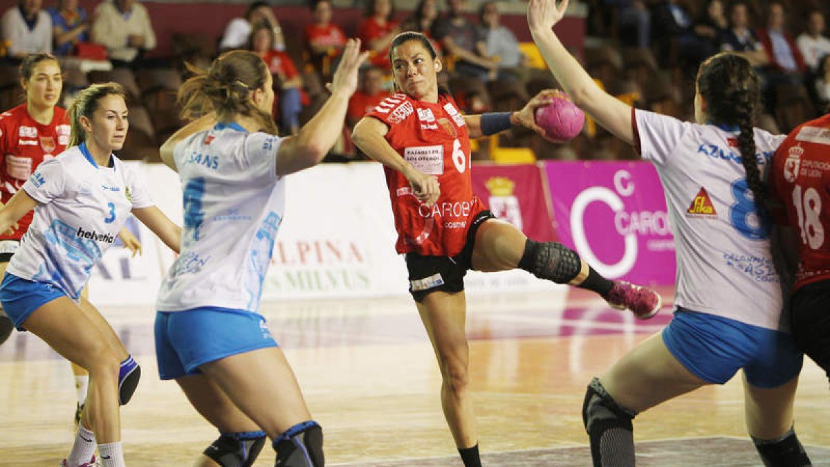 Raquel Caño, con doce goles, fue la mejor atacante del Carobels Cleba.