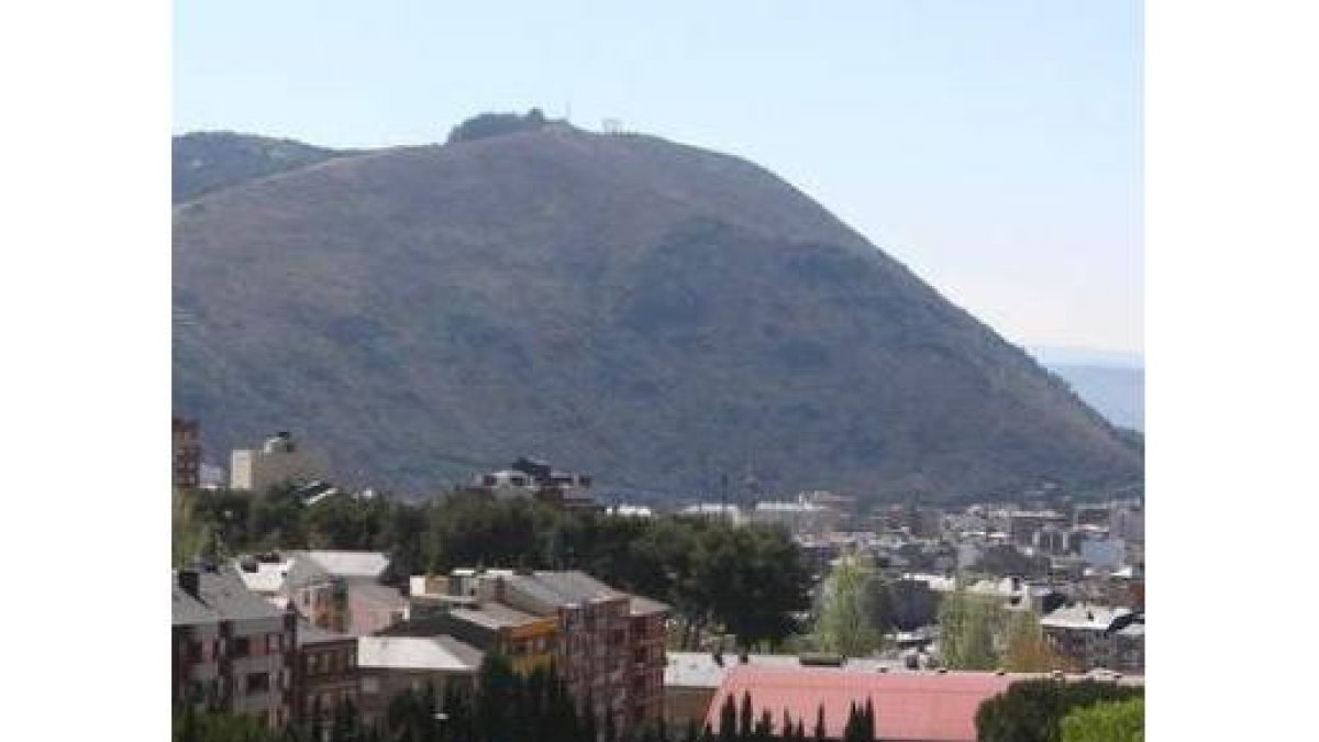 El monte Pajariel, en Ponferrada.