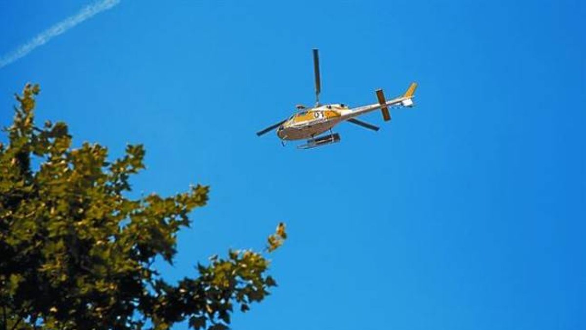 Uno de los viajes del helicóptero usado el 15 de junio del 2011 para llevar a políticos al Parlament rodeado por los indignados.
