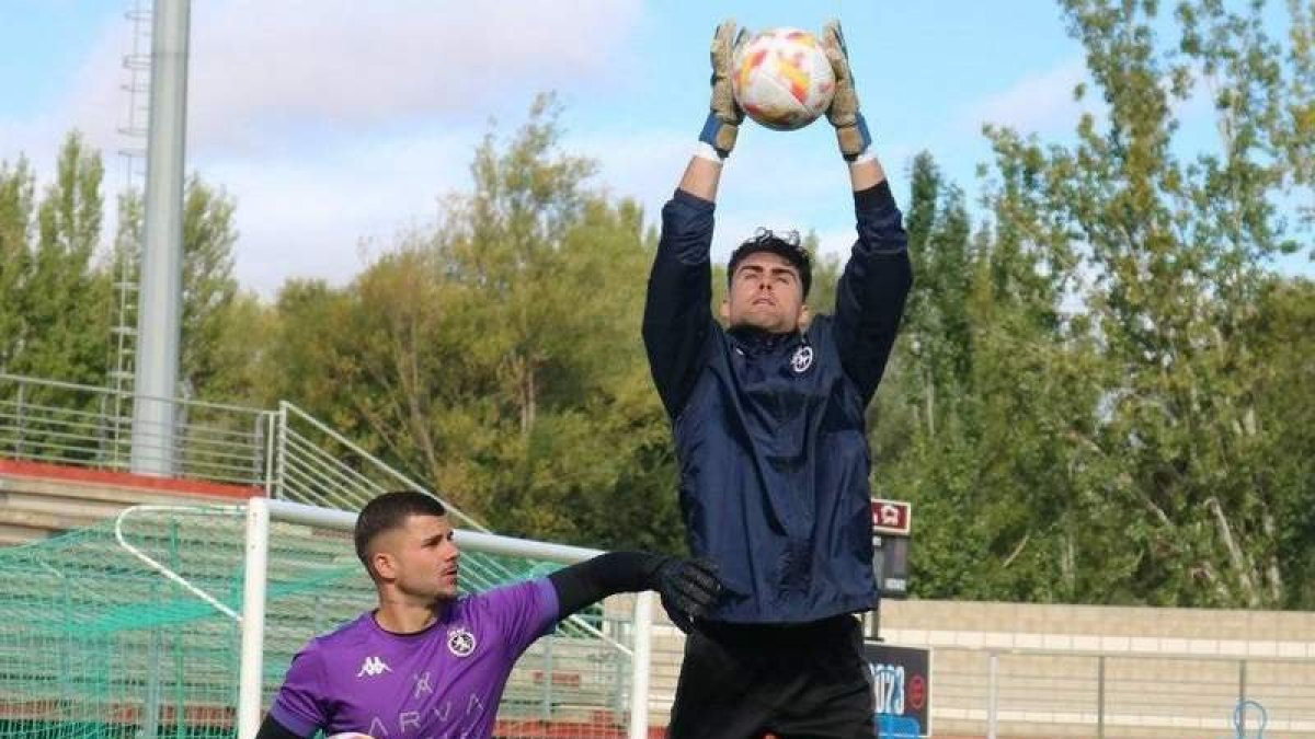 La plantilla culturalista siguió preparando la final de Copa que disputa esta noche en Zamora. CYDL