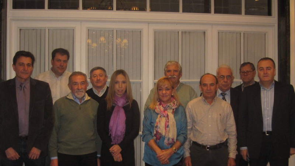 Carrasco, acompañada de alcaldes y ediles del PP.