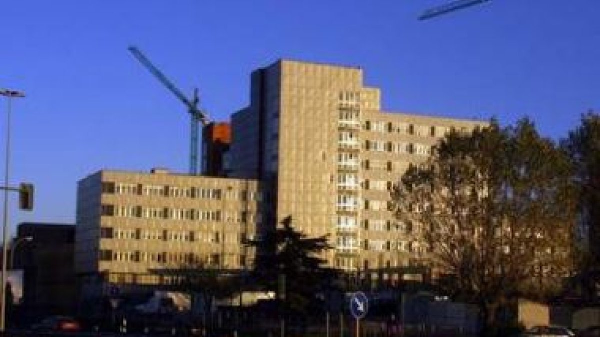 La Residencia Virgen Blanca, actualmente en estado de ampliación y renovación.