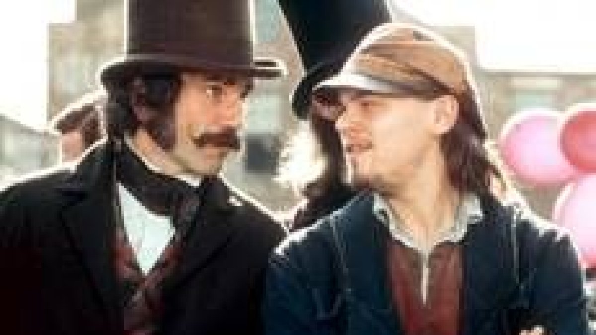 Daniel Day-Lewis y Leonardo di Caprio, en una escena de la película
