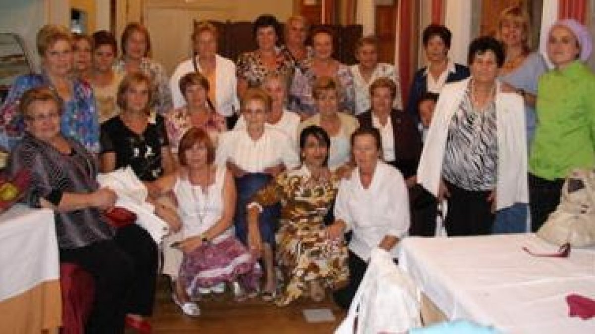 El acto de clausura finalizó con una cena a la que asistió la concejala de Bienestar Social.