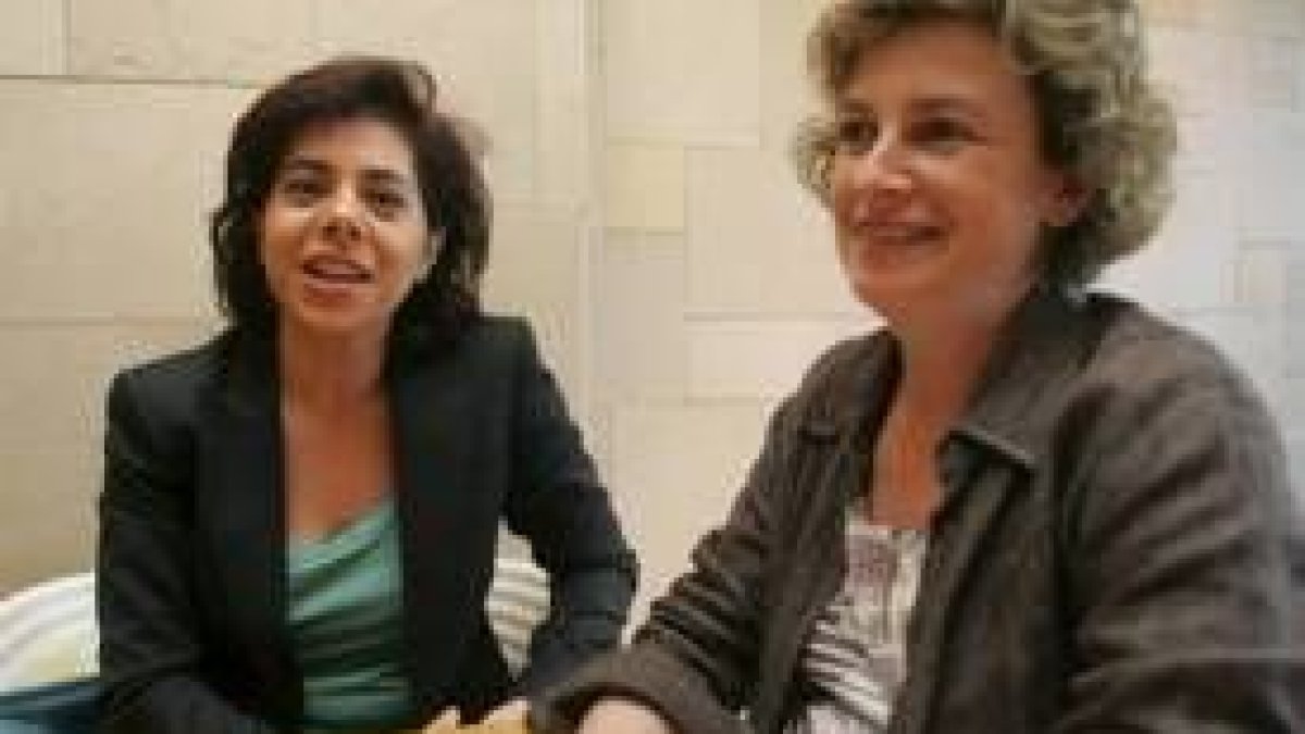 Las doctoras Begoña Blanco y Beatriz Camazón, coautoras del trabajo sobre la alergia en León
