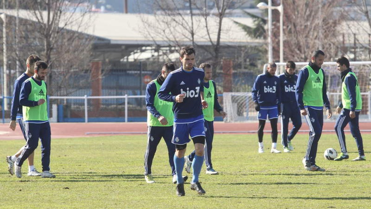 La plantilla de la Deportiva entrenará esta mañana y después Claudio dará la lista de convocados para el partido.