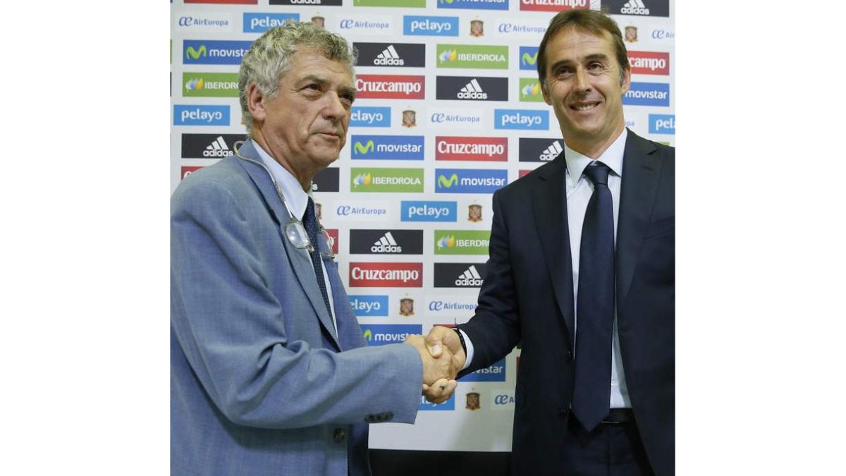 Villar y Lopetegui, durante la presentación del técnico como seleccionador español. JUANJO MARTÍN