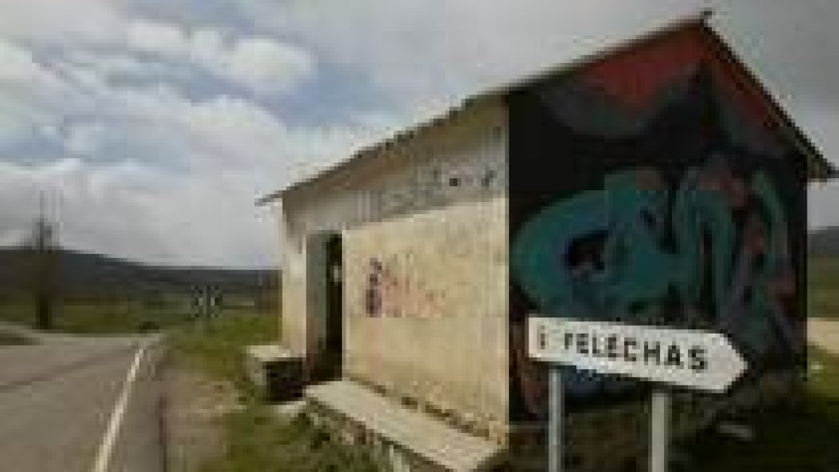 El abandono empieza a afectar ya al transporte, que no llega a diario