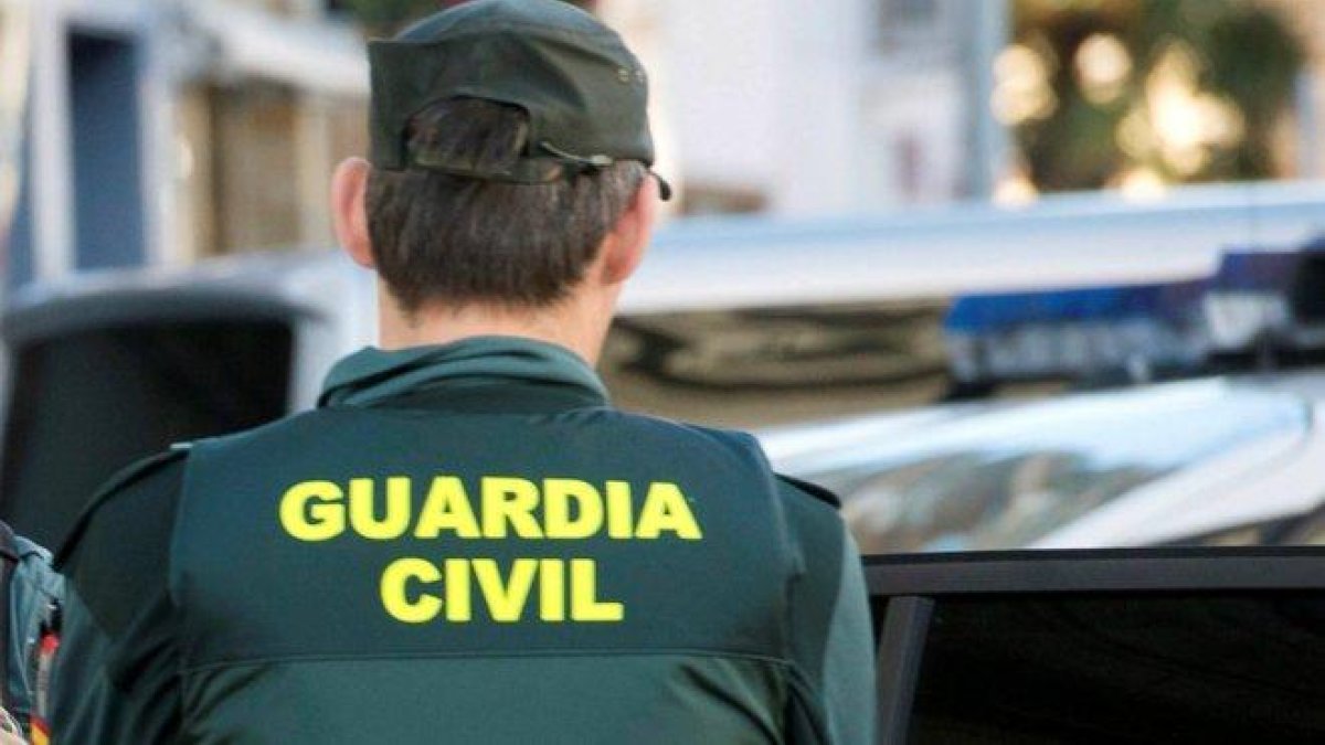 Un guardia civil. DL