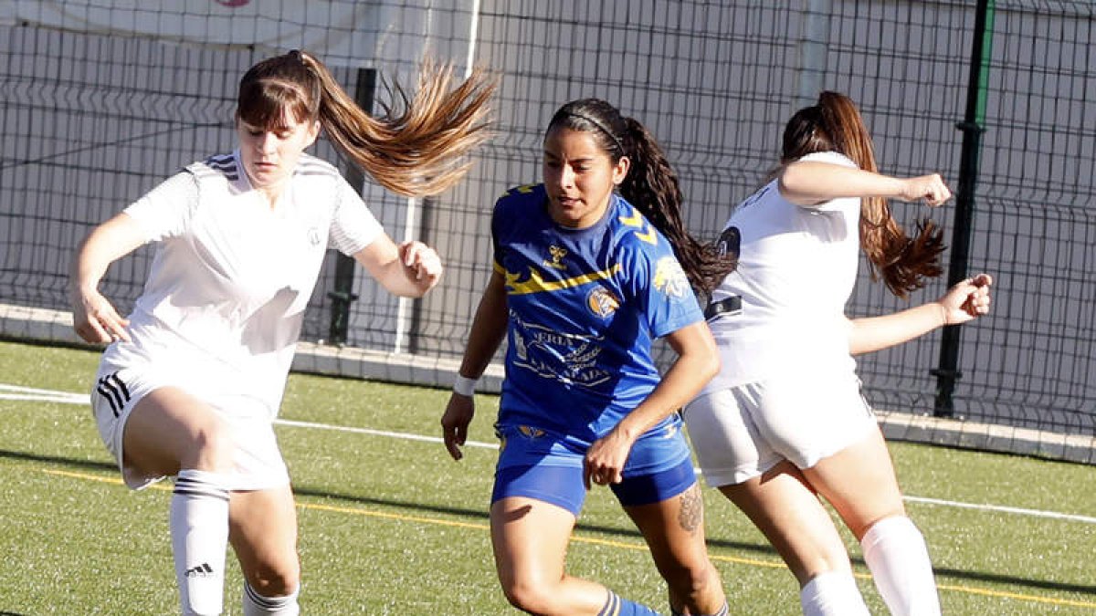 Las jugadoras leonesas tutearon al conjunto madrileño en un gran partido. MARCIANO PÉREZ