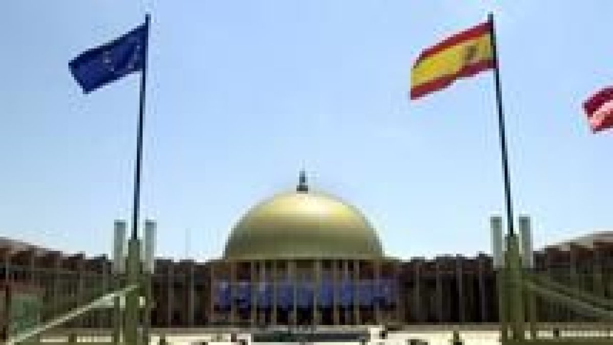Vista general del Palacio de Congresos de Sevilla que desde hoy acoge el Consejo Europeo
