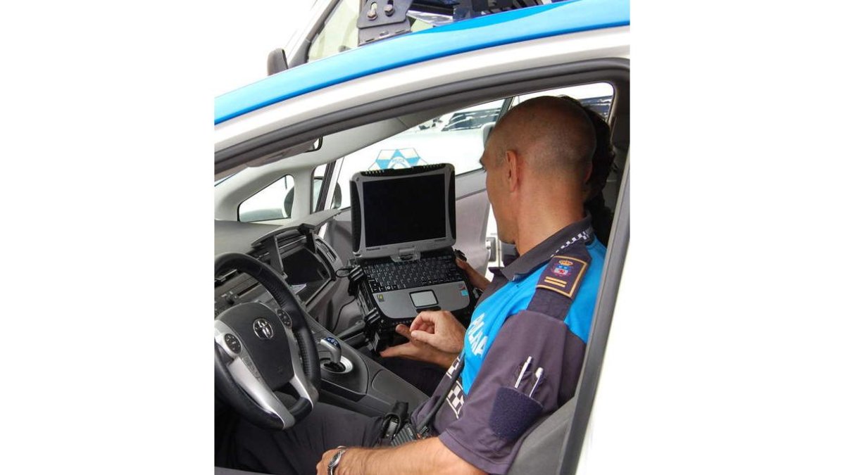 Coche de la Policía Local de San Andrés del rabanedo.